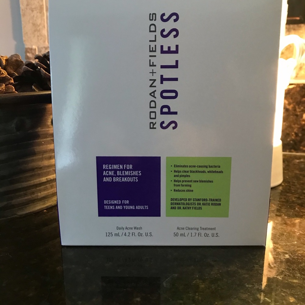 Rodan & Fields Spotless Kit